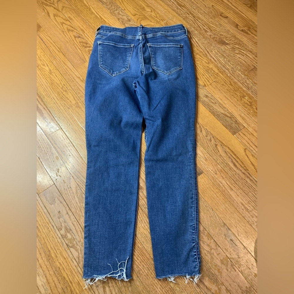 Old Navy Extra High-Rise Rockstar Super Skinny Jeans - 8 - Picture 2 of 8